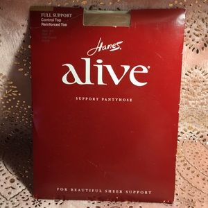 Control top pantyhose